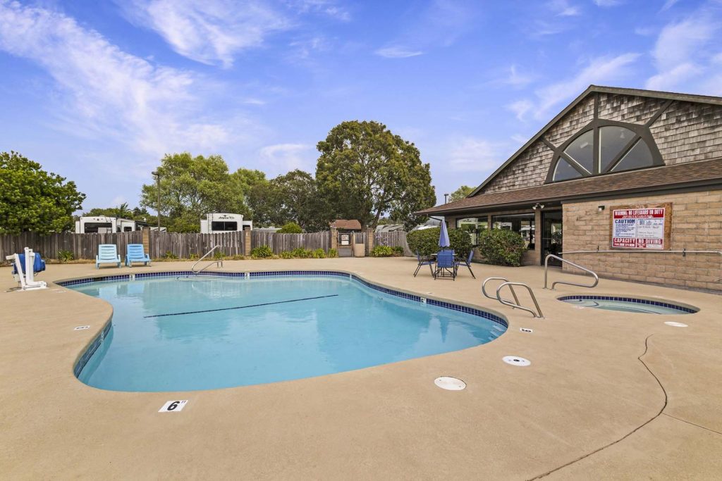 Pool & Hot Tub